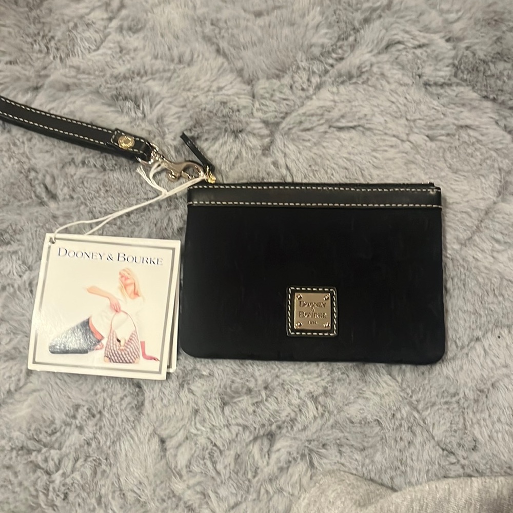 dooney and bourke black wristlet